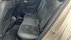 Volvo XC40 2.0 B4P Ultimate Dark 5dr Auto Petrol Estate